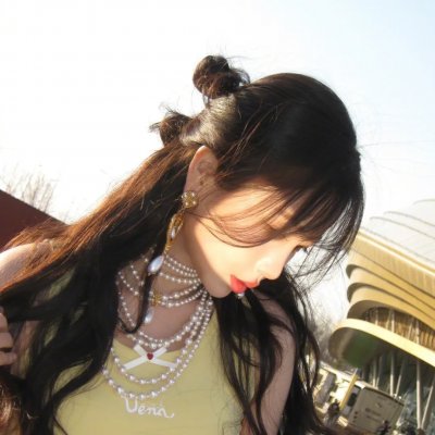 妮可·拜耳：大码怪美人